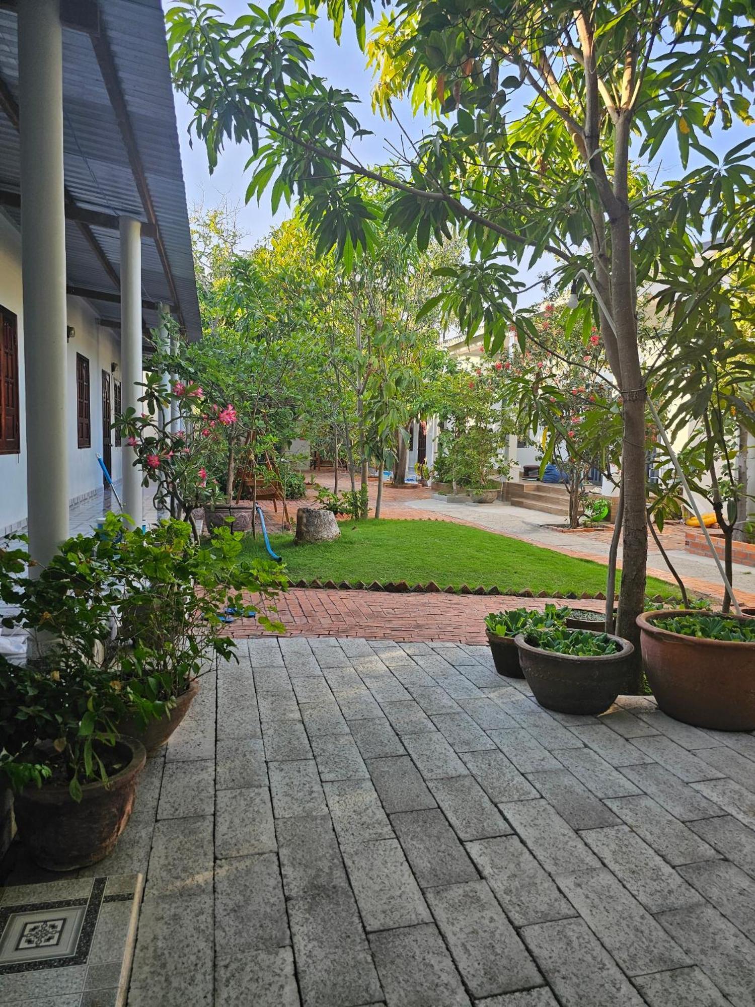 Cay Phuong Guesthouse Mũi Né Exterior foto